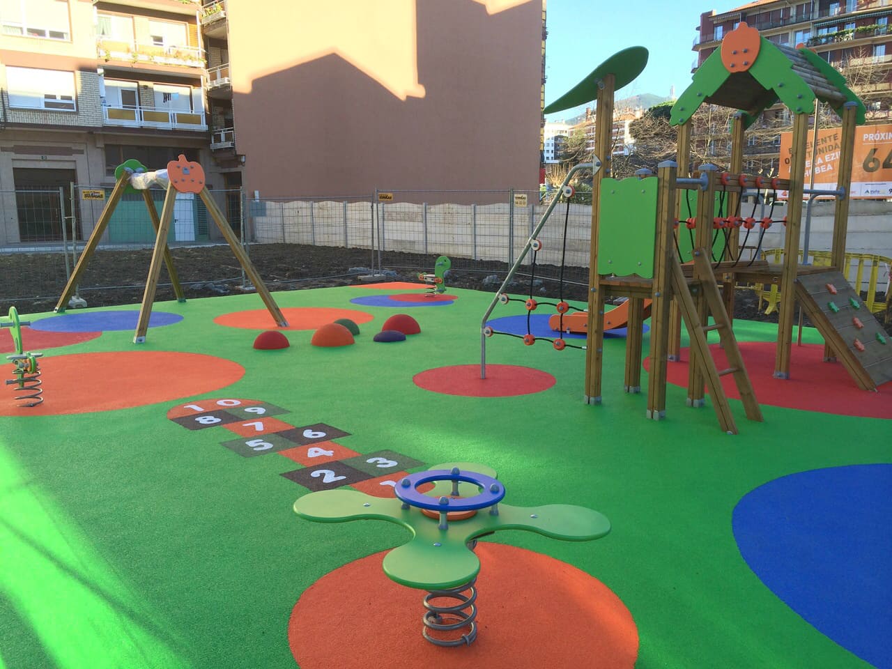 Suelo Amortiguador Parques Infantiles Málaga